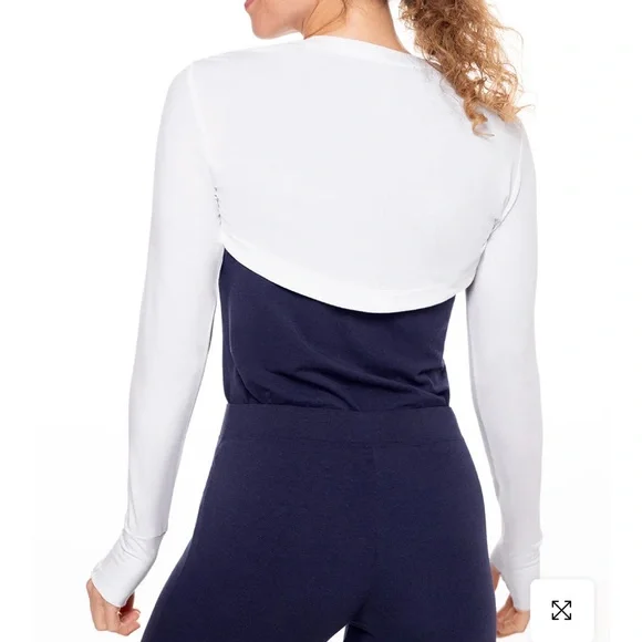 Coolibar white pullover shrug size medium - Picture 2 of 3